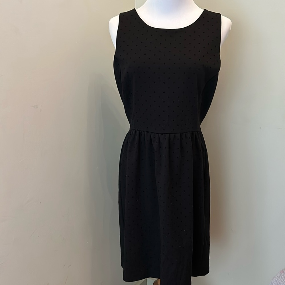 Gap black sleeveless dress with black dots
